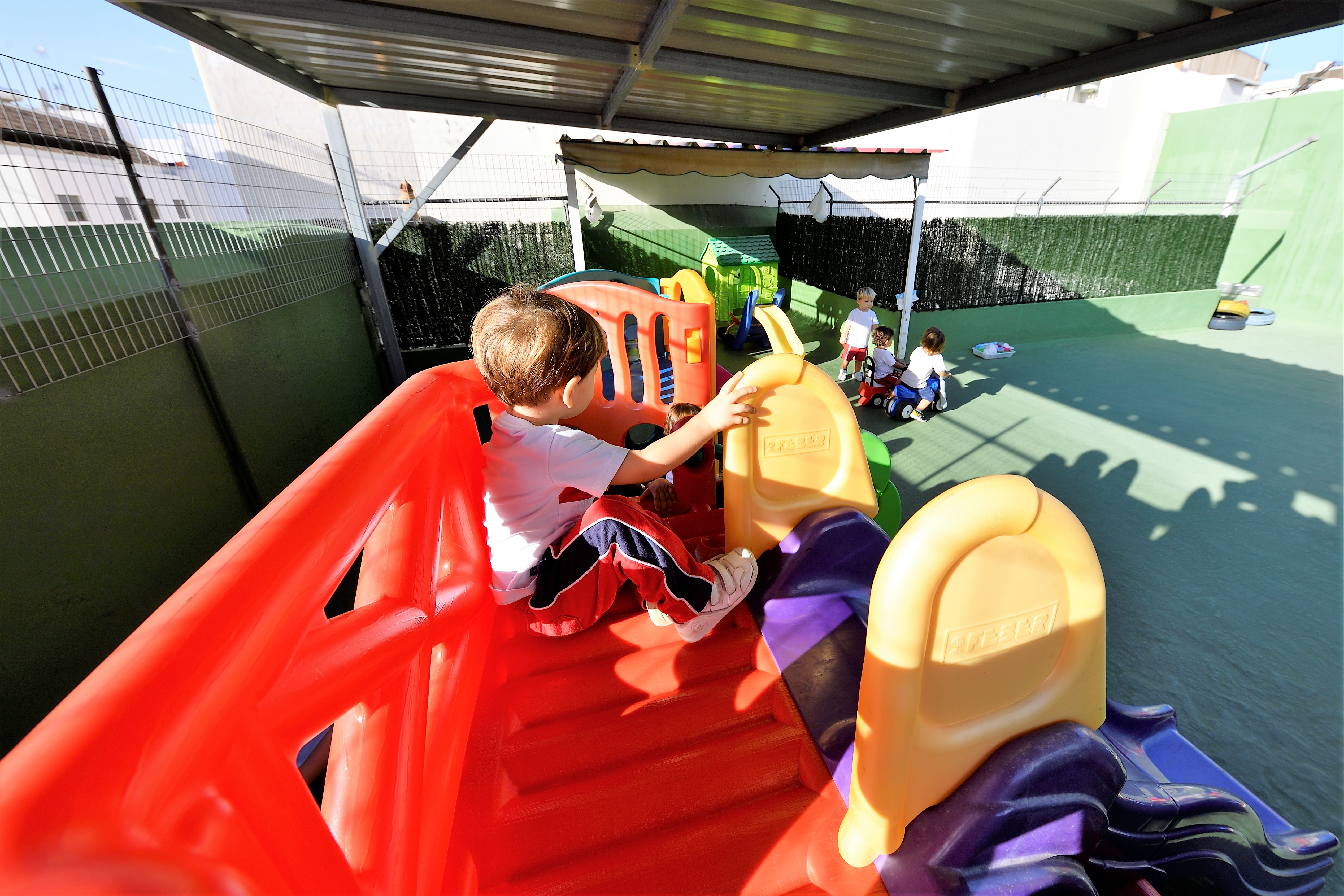 patio-centro-infantil-tenerife